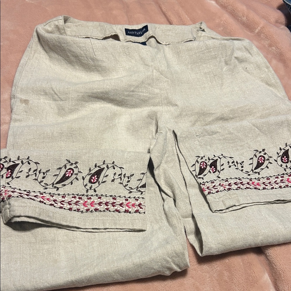 Ann Taylor Linen Pants in Cream with Pink Embroidery